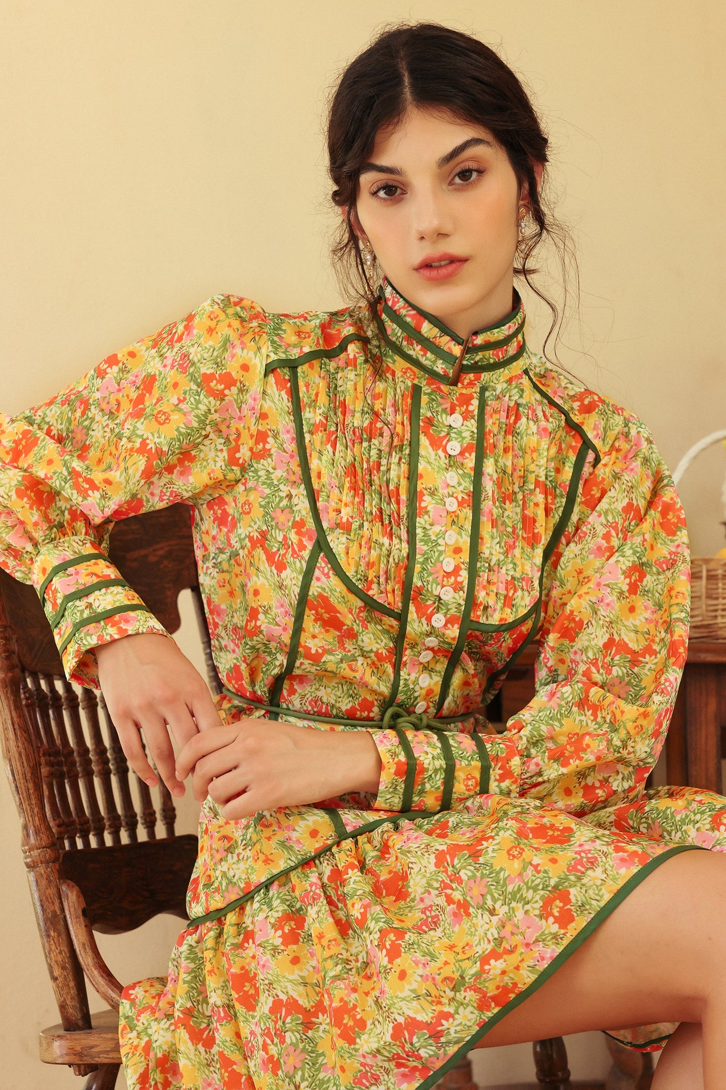 Well Tailored Dress with a Graceful Silhouette