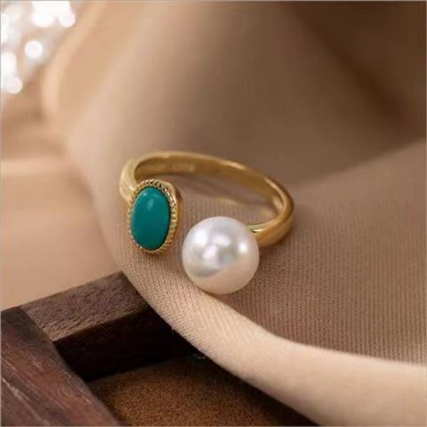 Gracefully Styled Garment for Any Occasion