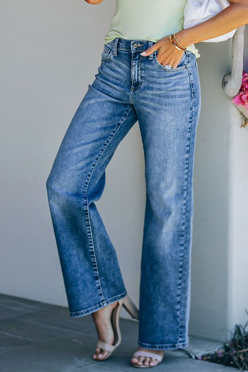 Beautifully Finished Garment in a Timeless Design