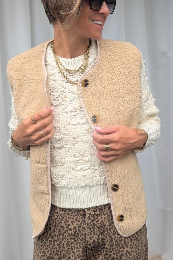 Beautifully Finished Coat in a Timeless Design