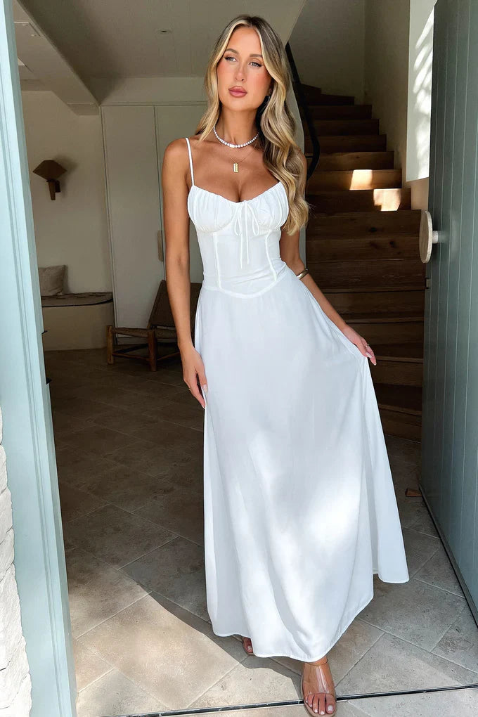 Effortlessly Elegant Dress with a Timeless Design