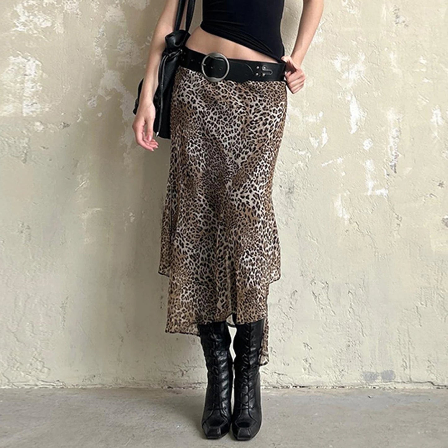 Effortlessly Elegant Garment with a Timeless Design