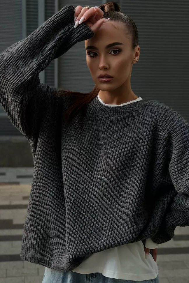 Effortlessly Elegant Sweater with a Timeless Design