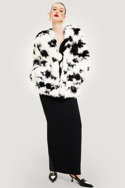 Elegantly Styled Coat for Everyday Wear