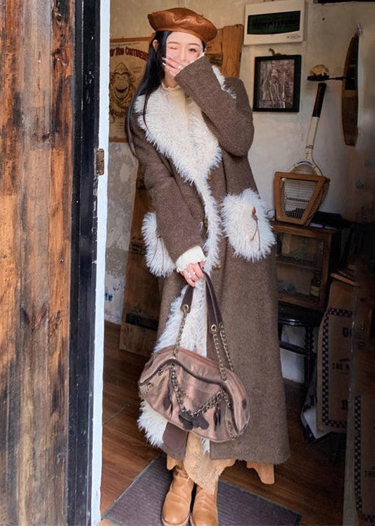 Gracefully Styled Coat for Any Occasion