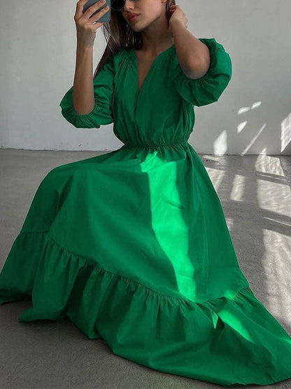 Beautifully Finished Dress in a Timeless Design