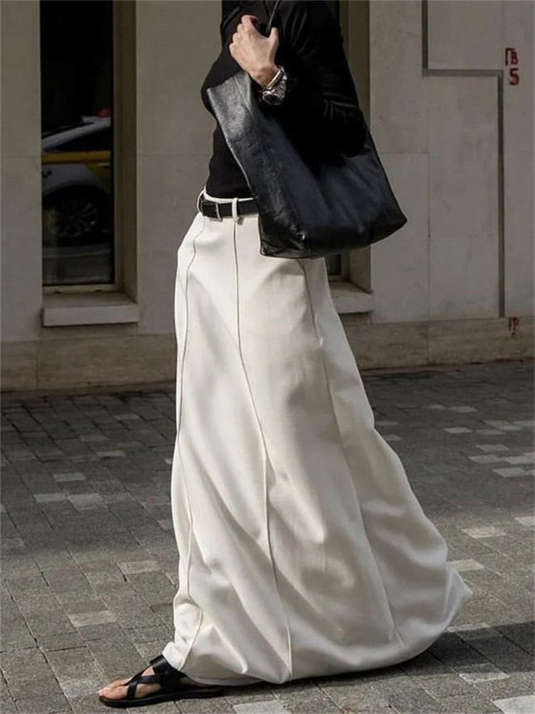 Effortlessly Elegant Garment with a Timeless Design