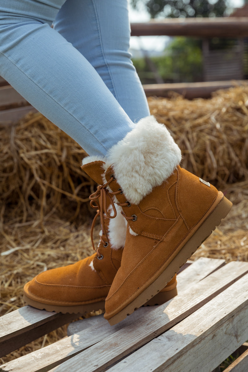 Well Tailored Boots with a Graceful Silhouette