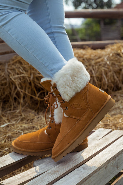 Well Tailored Boots with a Graceful Silhouette