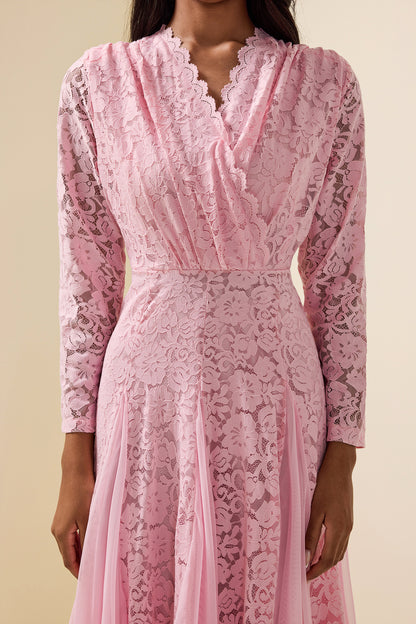 Gracefully Styled Dress for Any Occasion