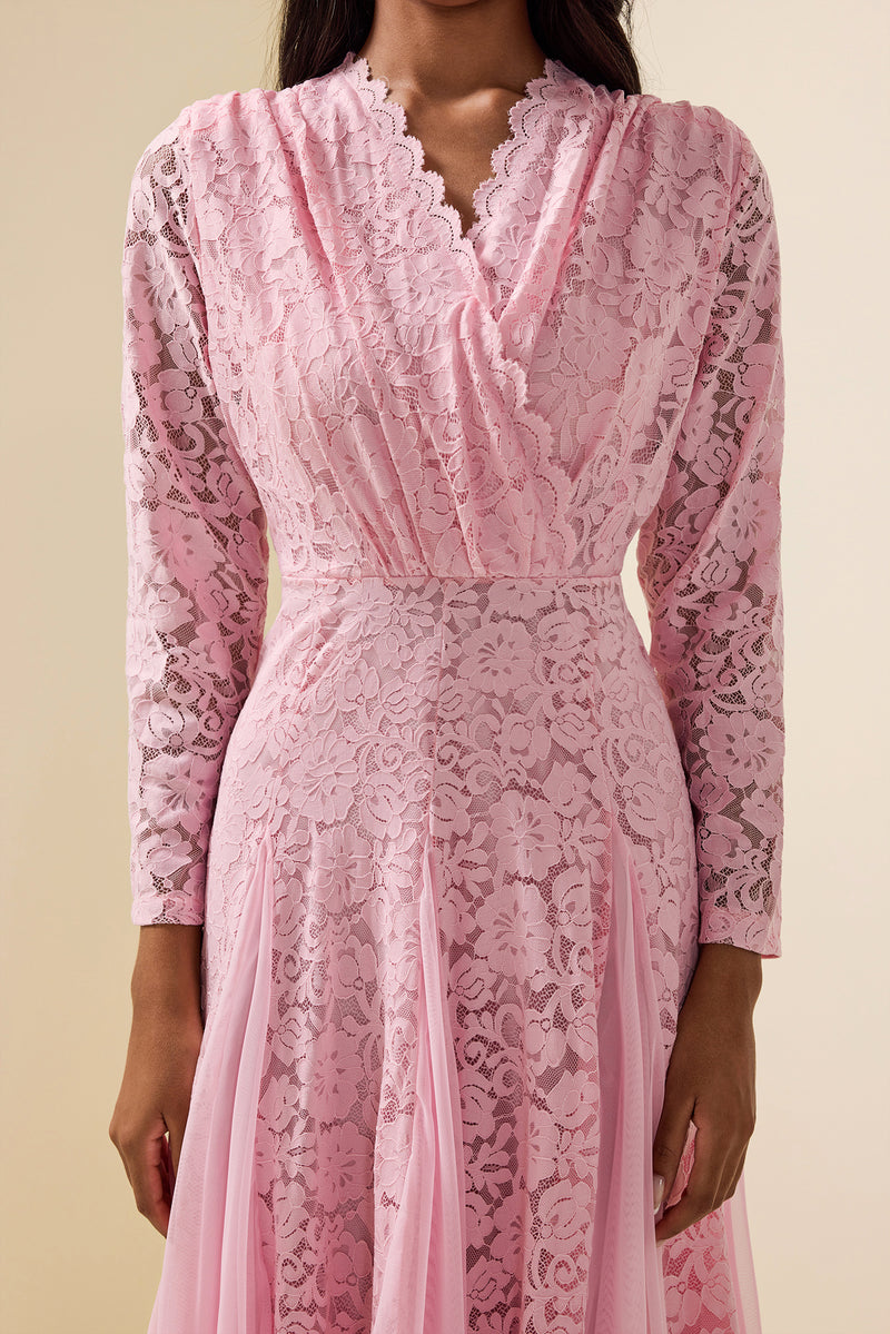 Gracefully Styled Dress for Any Occasion