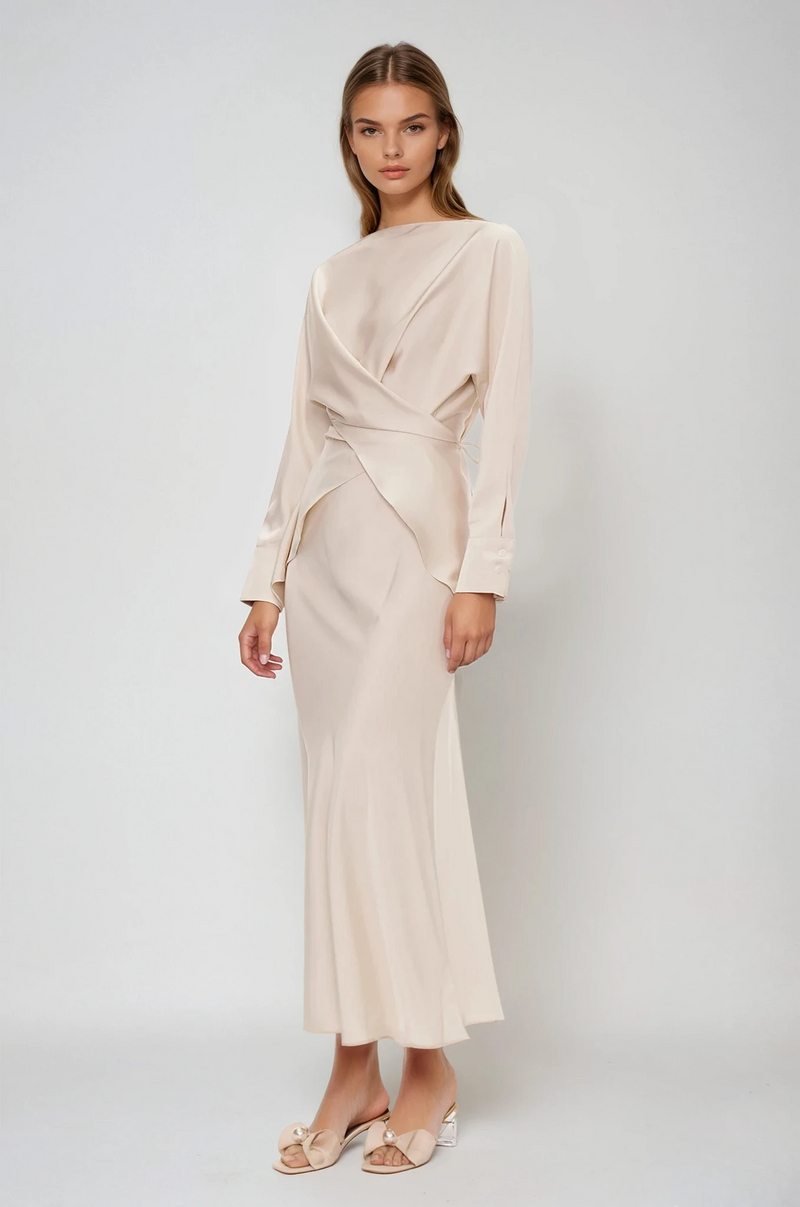Effortlessly Elegant Garment with a Timeless Design