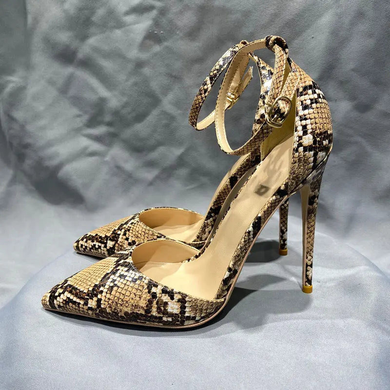 Classic Vintage Shoes with a Flattering Fit