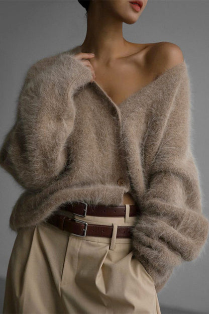 Well Tailored Cardigan with a Graceful Silhouette