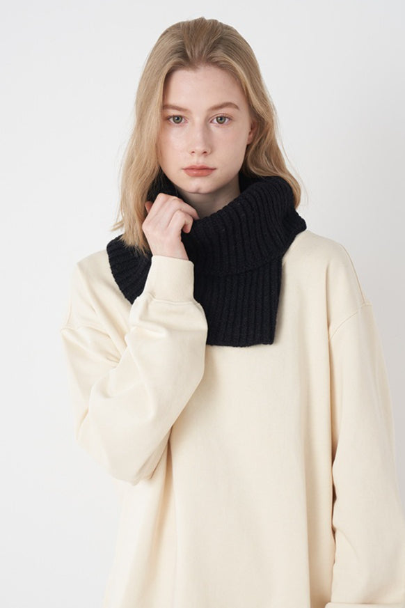 Effortlessly Elegant Garment with a Timeless Design