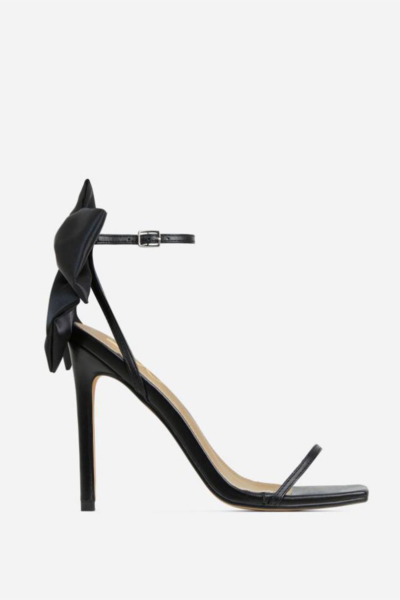 Polished Heels with an Effortless Classic Look