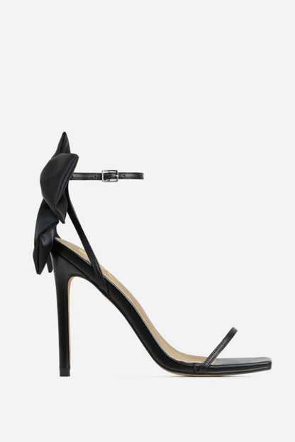 Polished Heels with an Effortless Classic Look