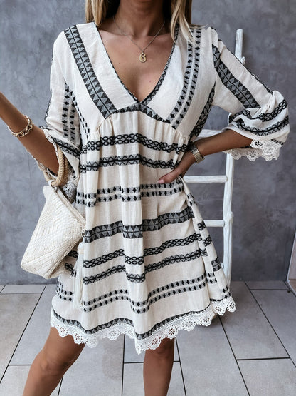 Beautifully Finished Dress in a Timeless Design
