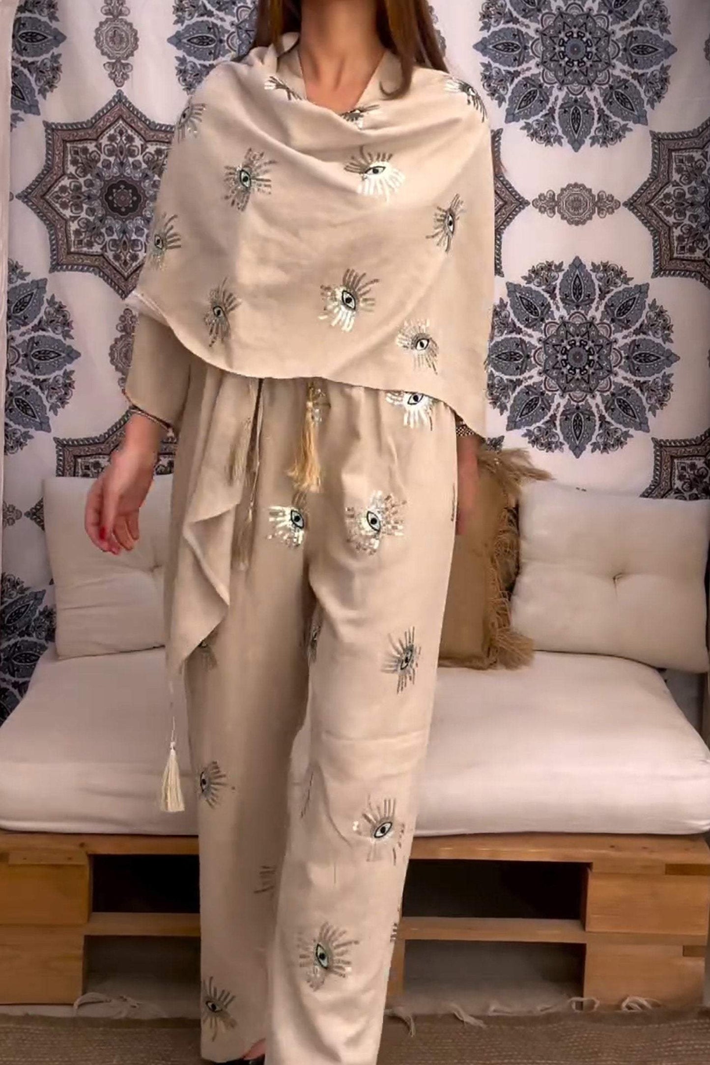 Elegantly Styled Trousers for Everyday Wear
