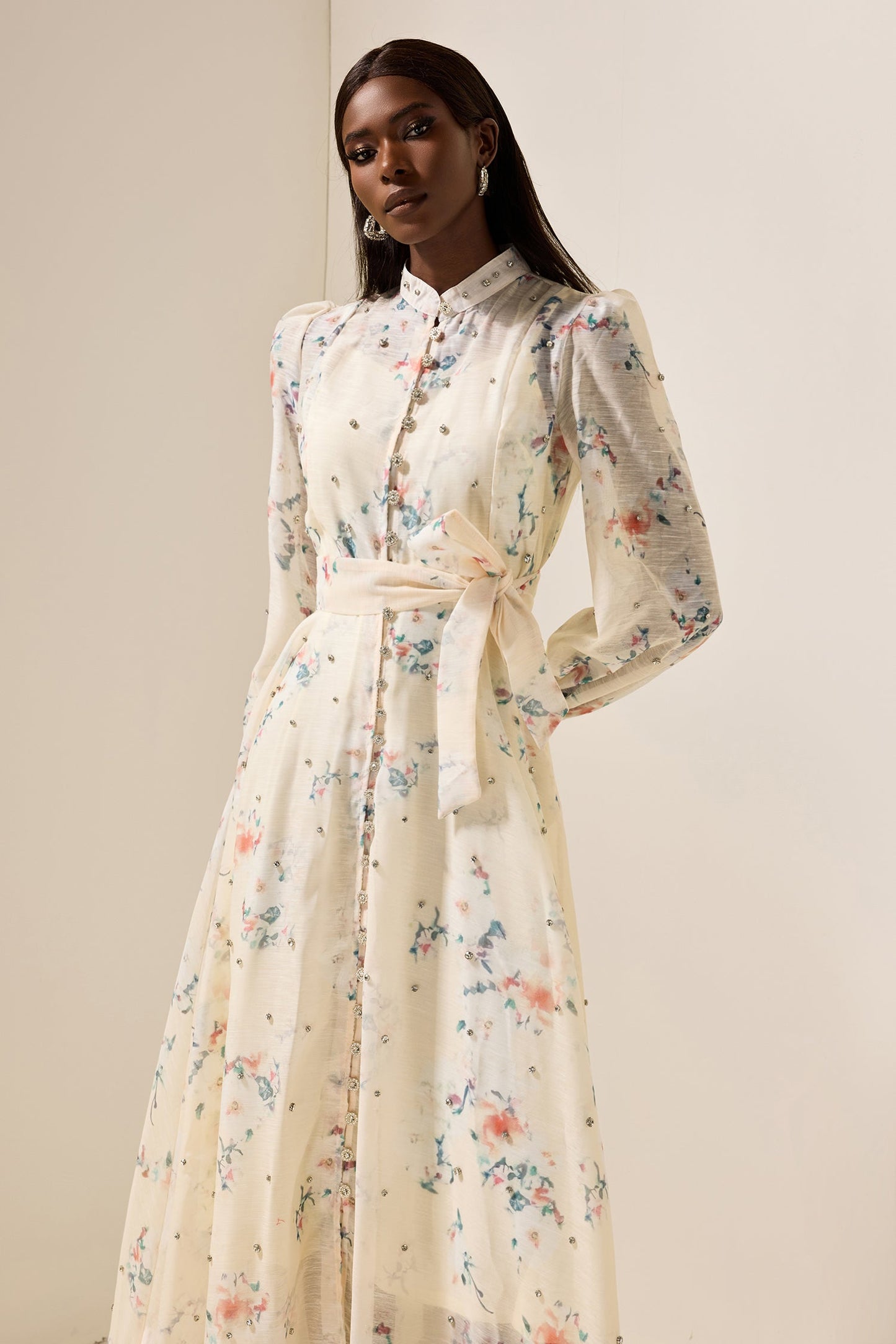 Well Tailored Dress with a Graceful Silhouette