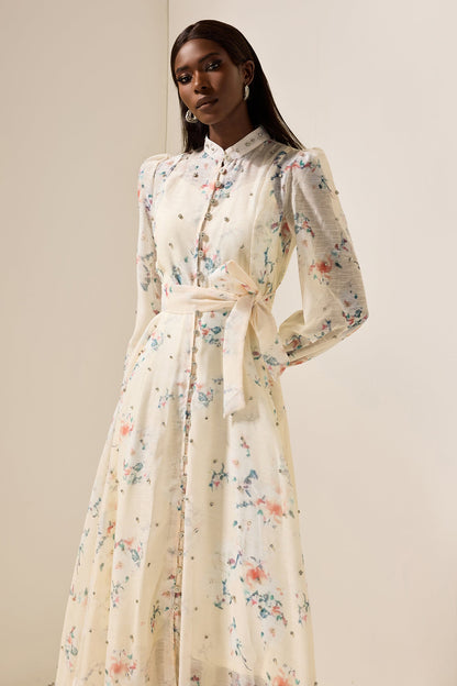 Well Tailored Dress with a Graceful Silhouette