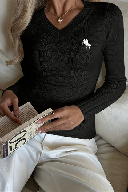 Well Tailored Sweater with a Graceful Silhouette