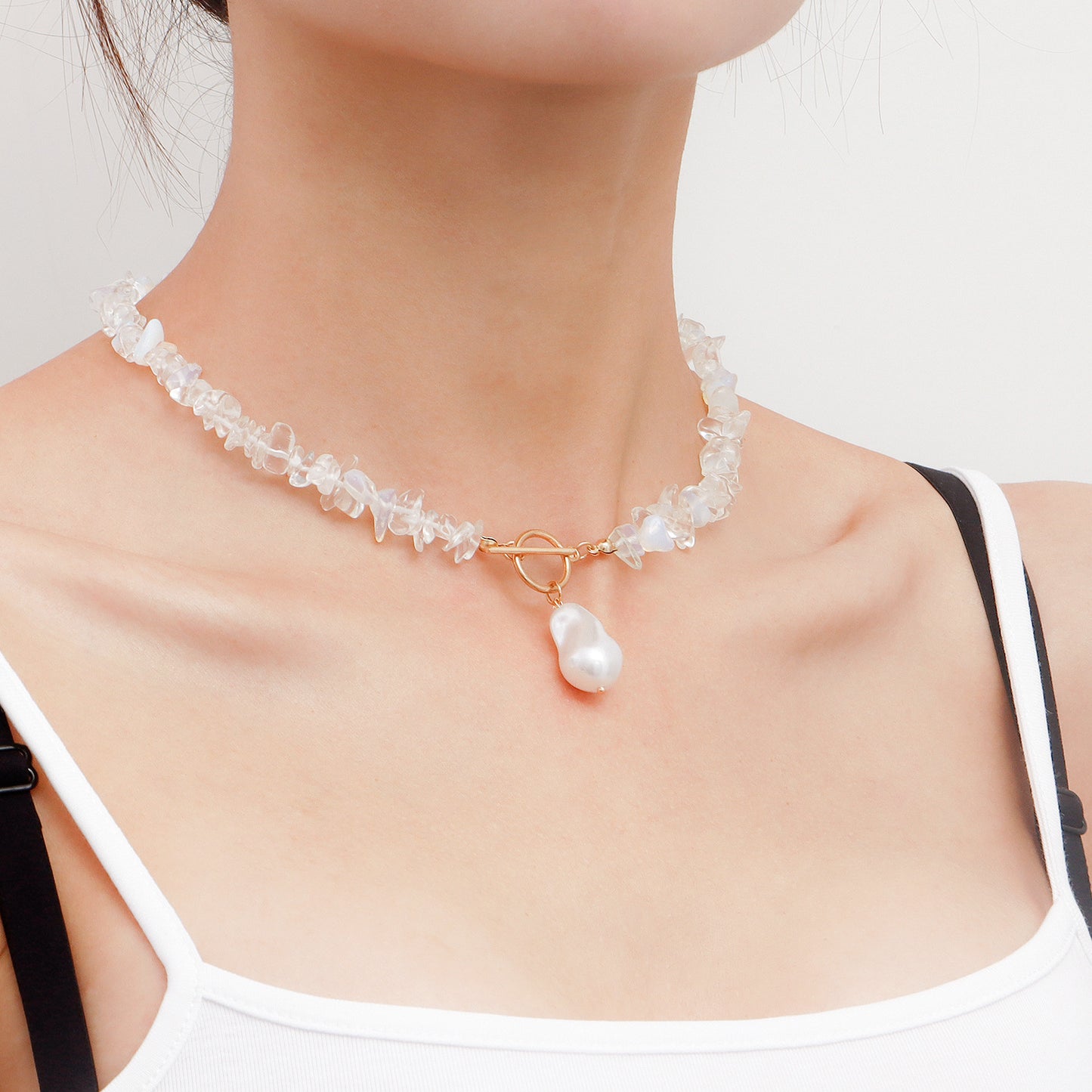 Effortlessly Elegant Garment with a Timeless Design