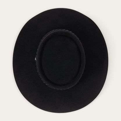Well Tailored Garment with a Graceful Silhouette