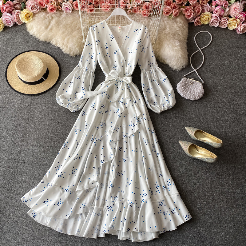 Classic Vintage Dress with a Flattering Fit