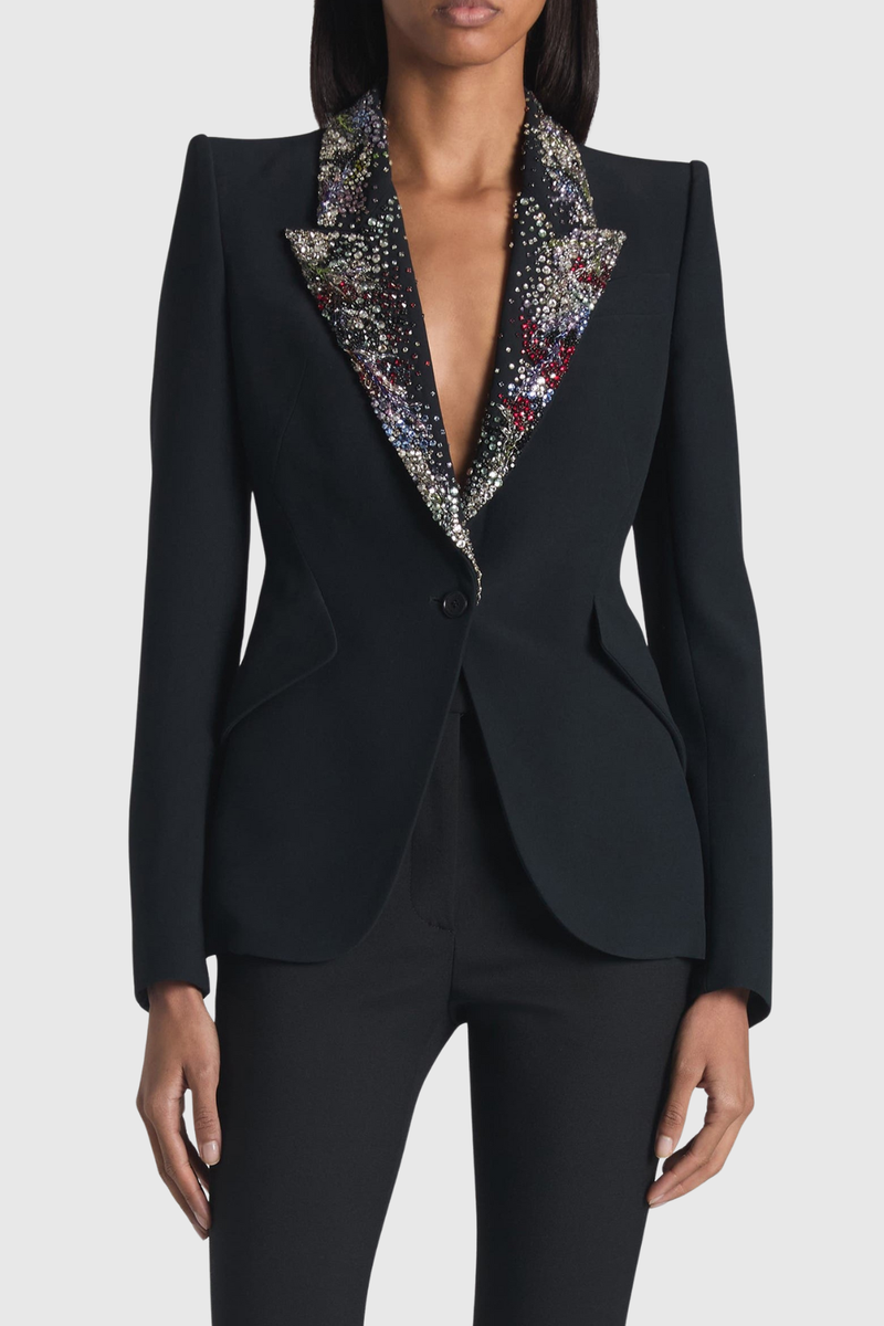 Well Tailored Garment with a Graceful Silhouette