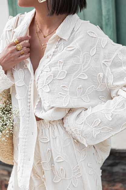 Effortlessly Elegant Garment with a Timeless Design
