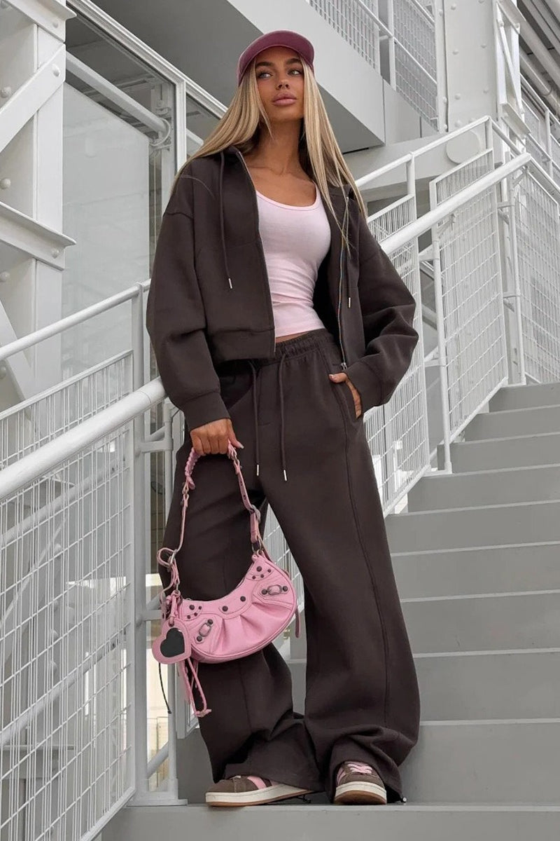 Elegantly Styled Pants for Everyday Wear