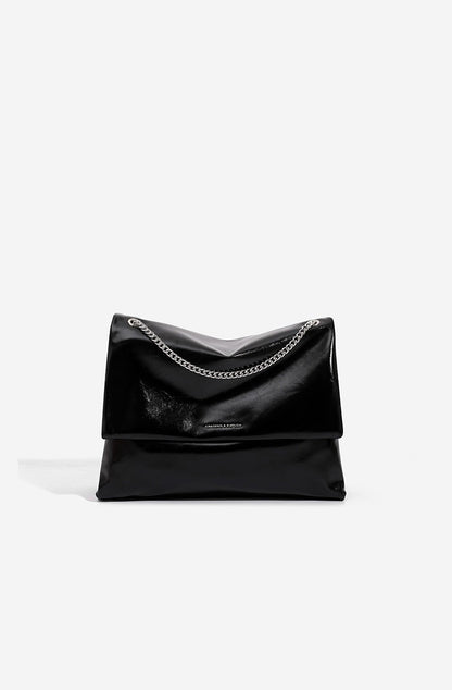 Gracefully Styled Bag for Any Occasion