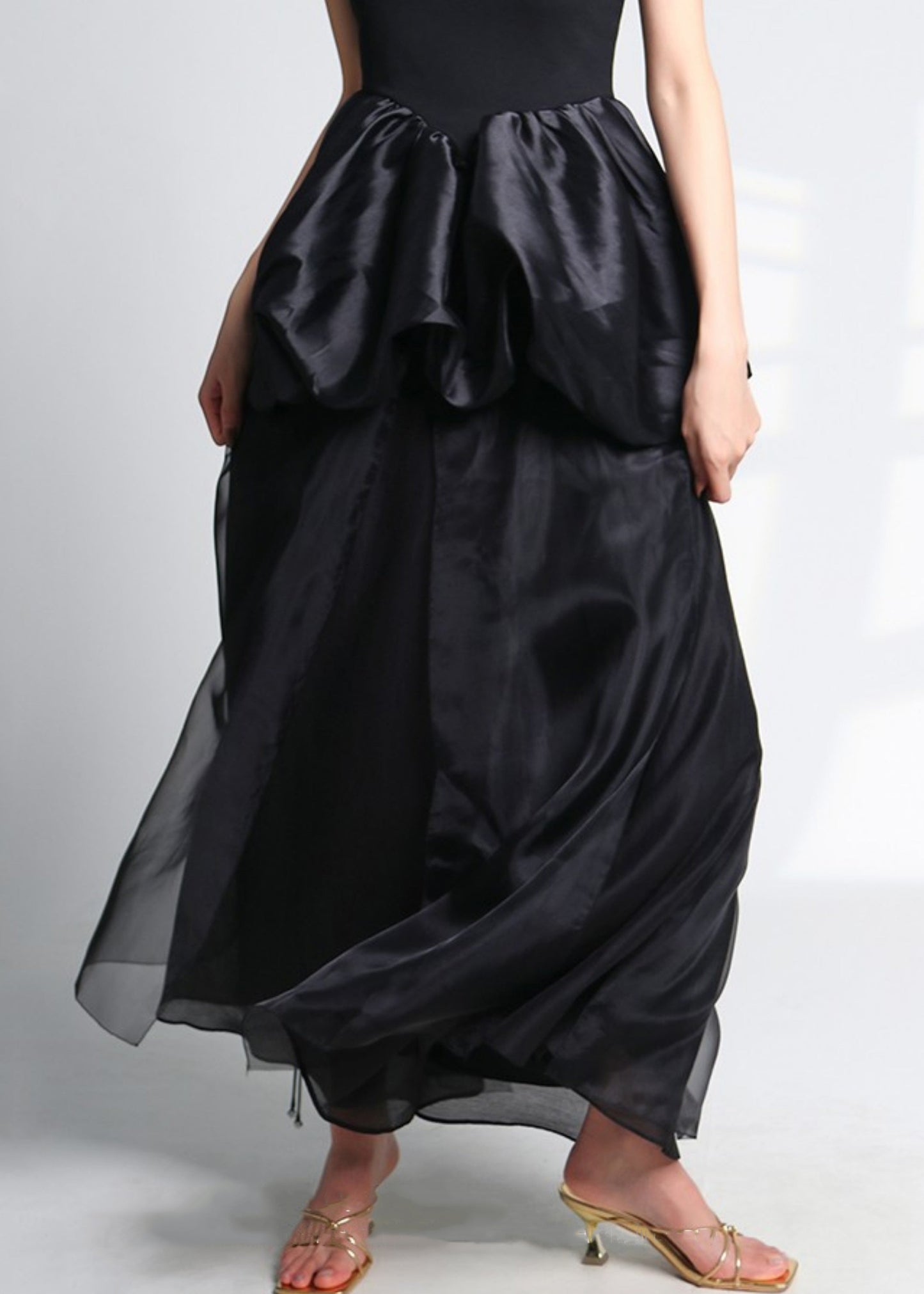 Effortlessly Elegant Garment with a Timeless Design