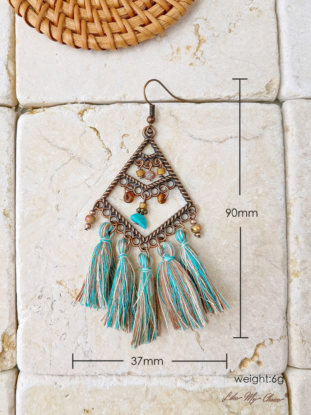 Gracefully Styled Garment for Any Occasion