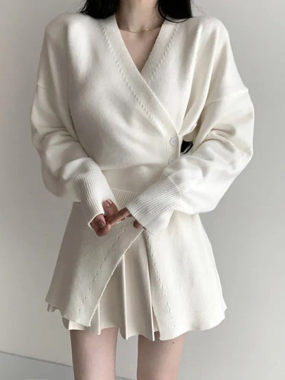 Well Tailored Sweater with a Graceful Silhouette