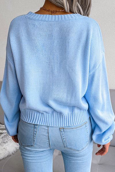 Well Tailored Sweater with a Graceful Silhouette