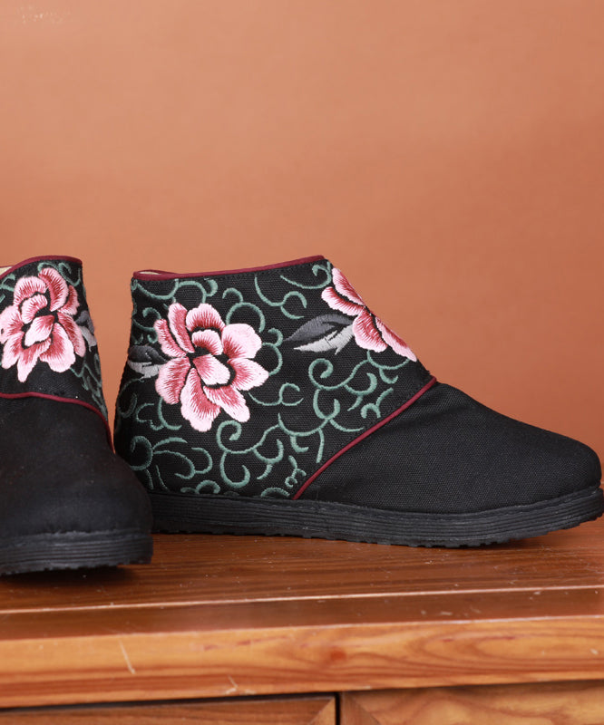 Well Tailored Boots with a Graceful Silhouette