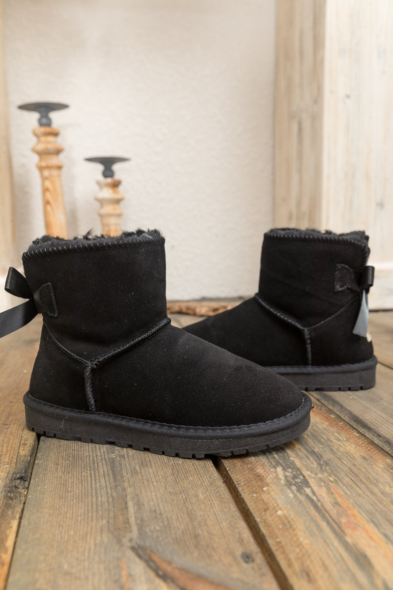 Polished Boots with an Effortless Classic Look