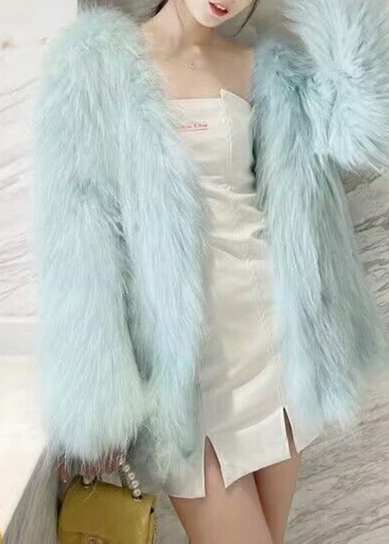 Well Tailored Coat with a Graceful Silhouette