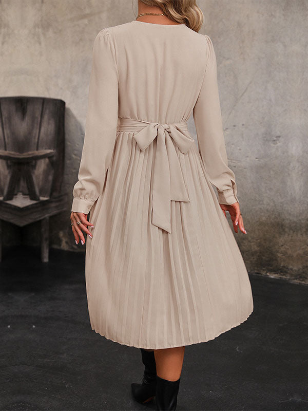 Effortlessly Elegant Dress with a Timeless Design