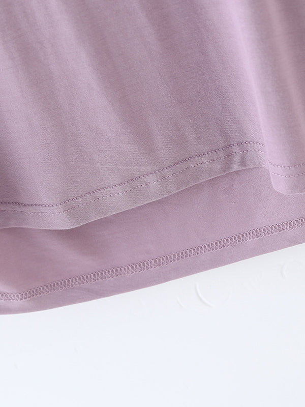 Effortlessly Elegant T-Shirt with a Timeless Design