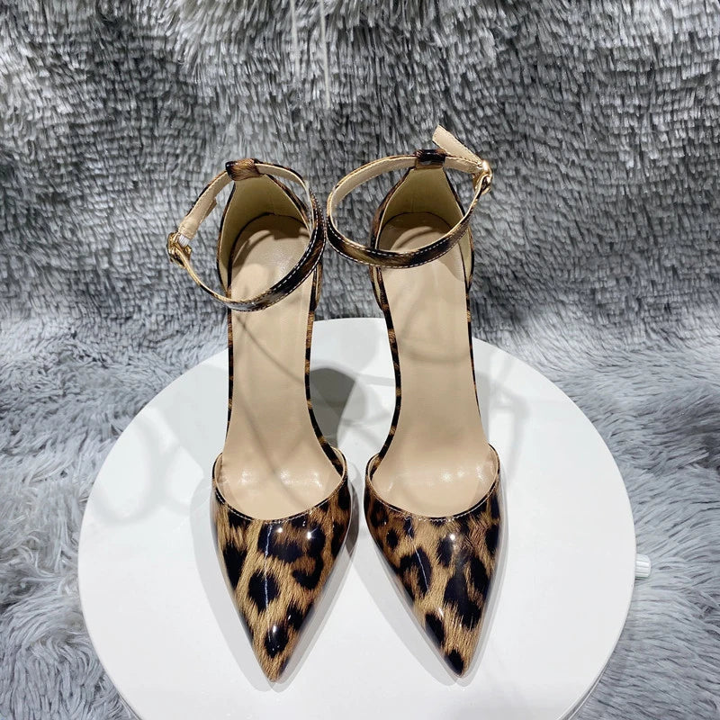 Effortlessly Elegant Shoes with a Timeless Design