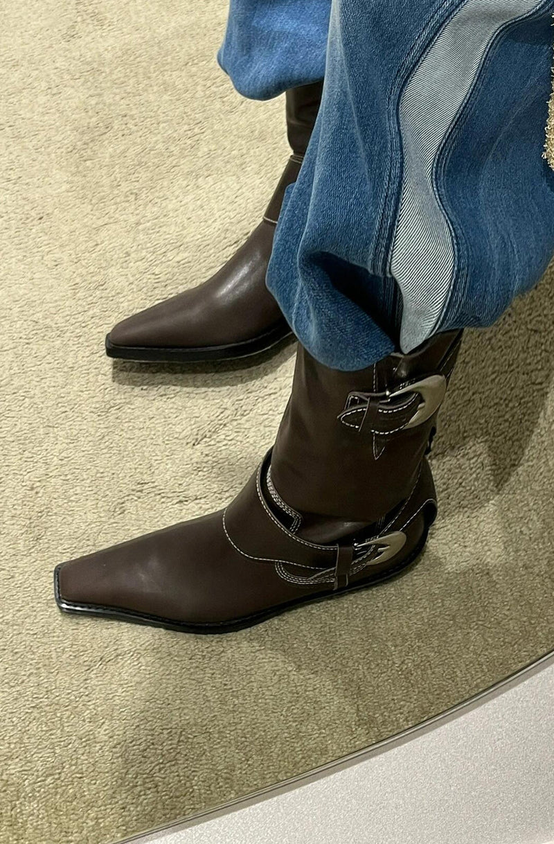 Elegantly Styled Boots for Everyday Wear