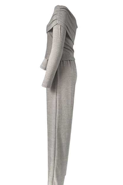 Effortlessly Elegant Garment with a Timeless Design