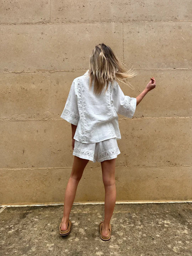 Well Tailored Shirt with a Graceful Silhouette