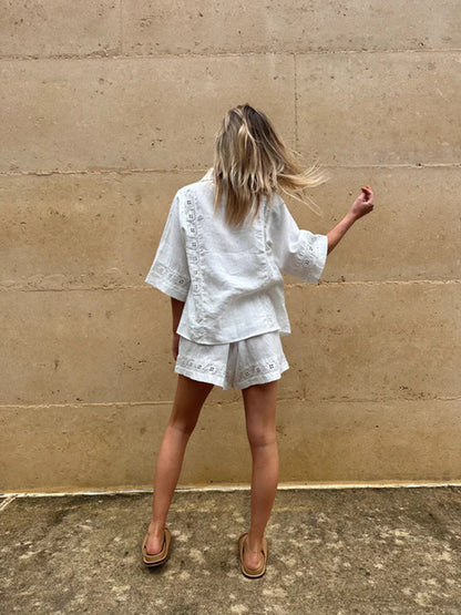 Well Tailored Shirt with a Graceful Silhouette