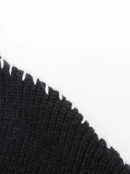 Well Tailored Sweater with a Graceful Silhouette