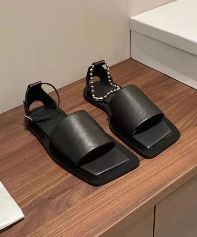 Well Tailored Sandals with a Graceful Silhouette