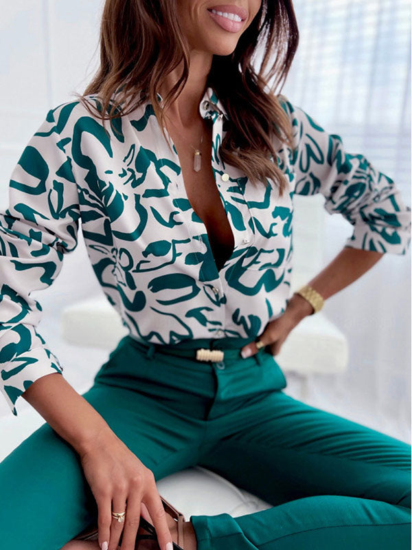 Classic Vintage Blouse with a Flattering Fit